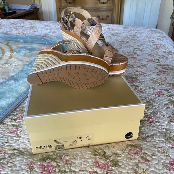 Michael Kors Wedges - Picture 3 of 4